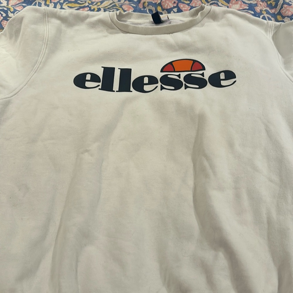 Ellesse white sweatshirt. Women’s xl.